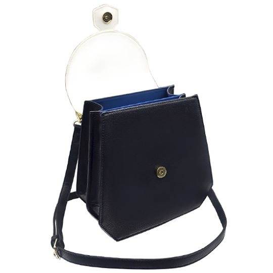 Classic Monochrome Hexagon Open